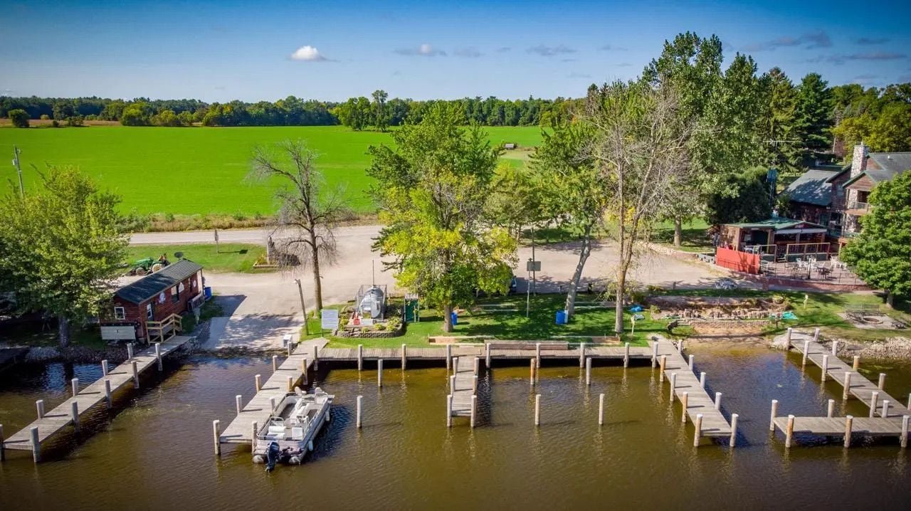 Gala Resort docks and bar on the Wolf River